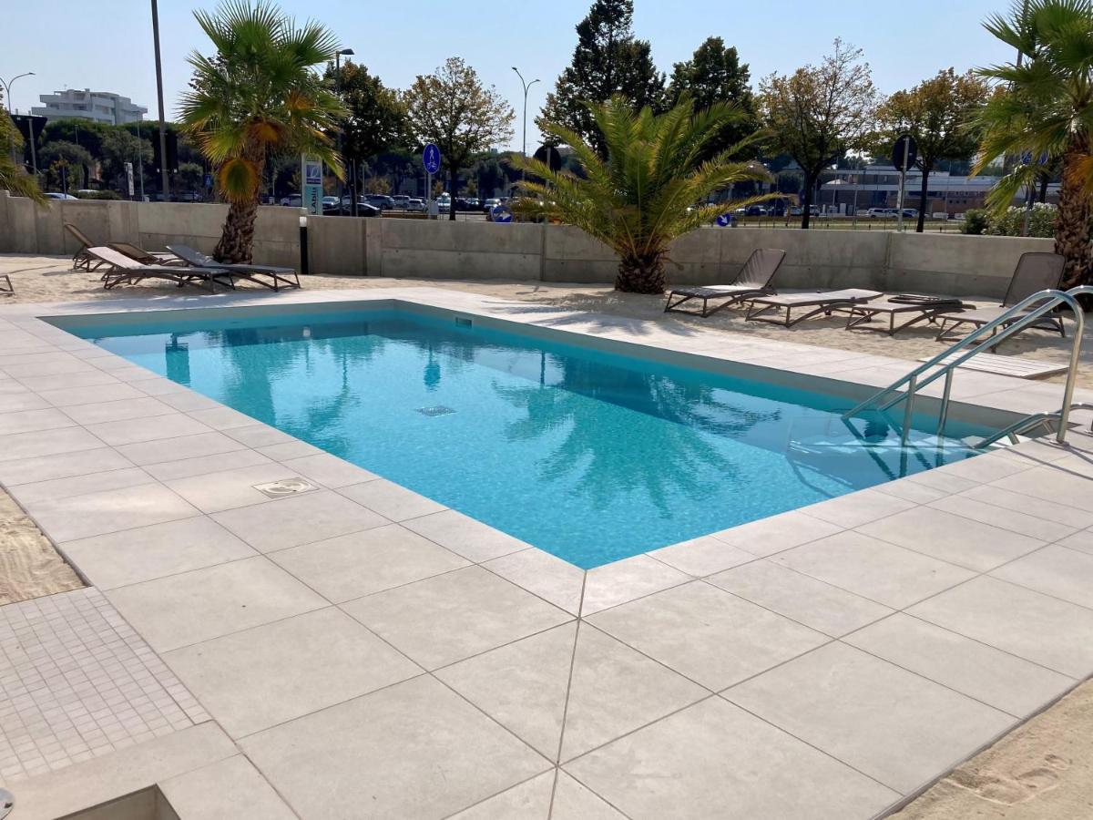 Sun Beach Residence Con Piscina - Piazza Brescia - Adria Holiday Jesolo - Family Apartments Exterior photo