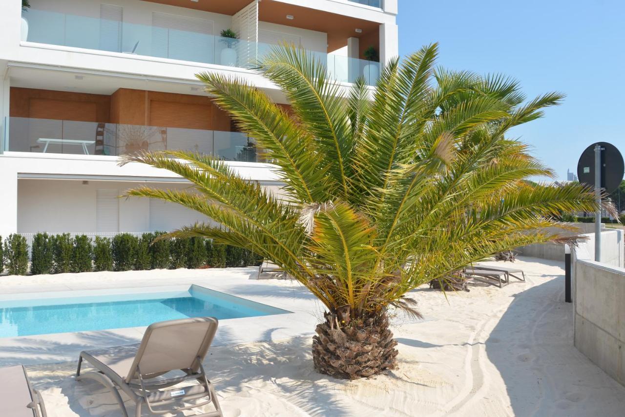 Sun Beach Residence Con Piscina - Piazza Brescia - Adria Holiday Jesolo - Family Apartments Exterior photo