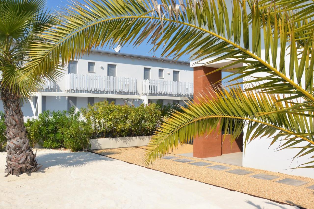 Sun Beach Residence Con Piscina - Piazza Brescia - Adria Holiday Jesolo - Family Apartments Exterior photo