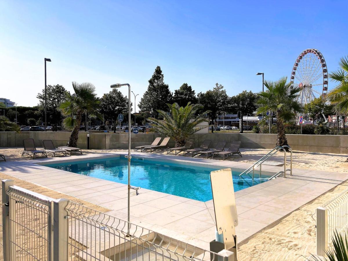Sun Beach Residence Con Piscina - Piazza Brescia - Adria Holiday Jesolo - Family Apartments Exterior photo