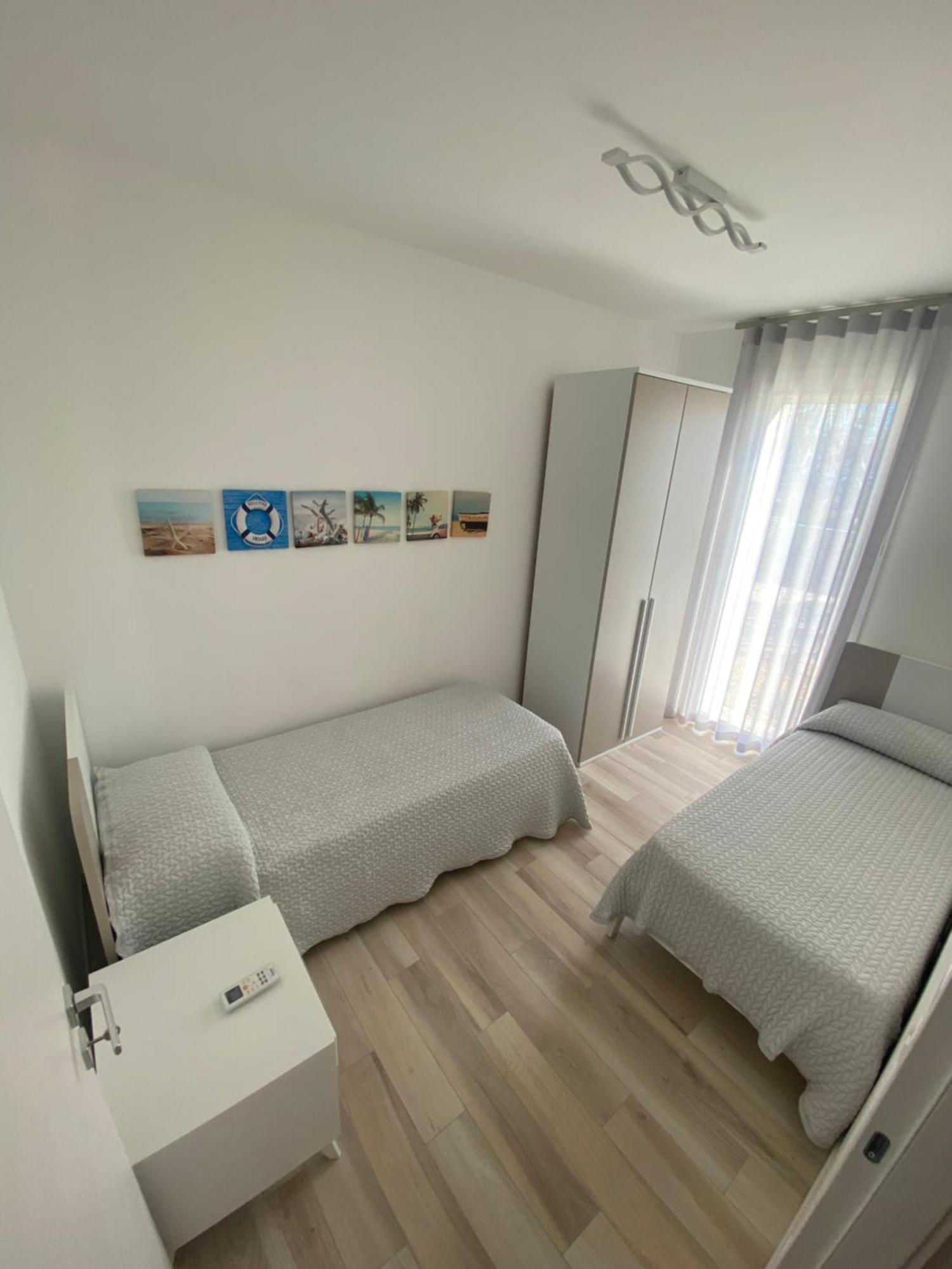 Sun Beach Residence Con Piscina - Piazza Brescia - Adria Holiday Jesolo - Family Apartments Exterior photo