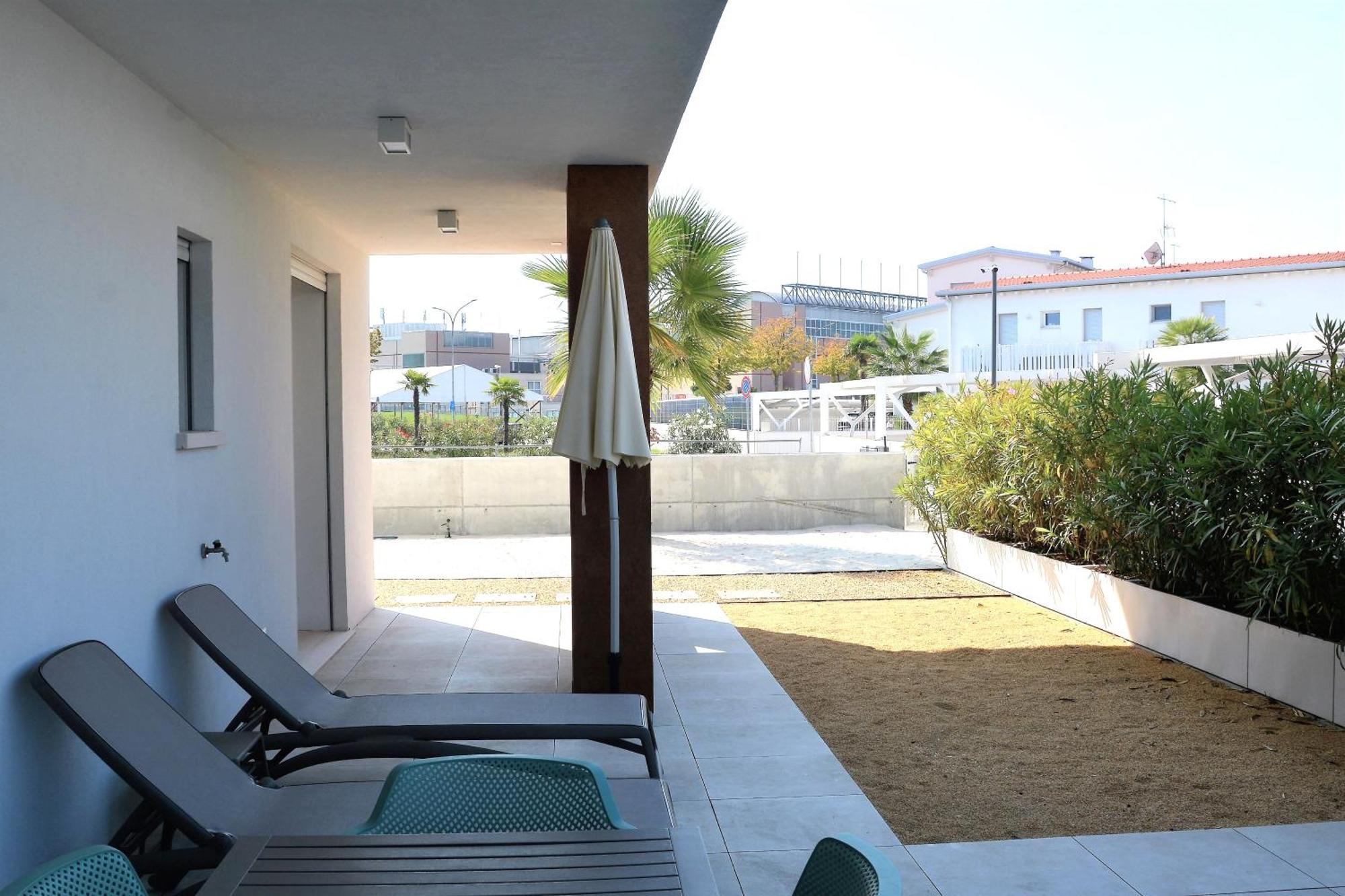 Sun Beach Residence Con Piscina - Piazza Brescia - Adria Holiday Jesolo - Family Apartments Exterior photo